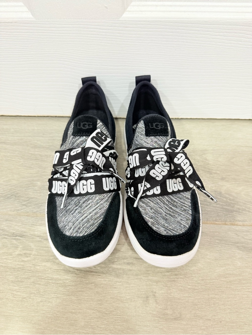 UGG Men's Black and Gray Logo Ribbon Lace Sneakers